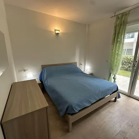 Bright New Apartment Between Beach And City Centre